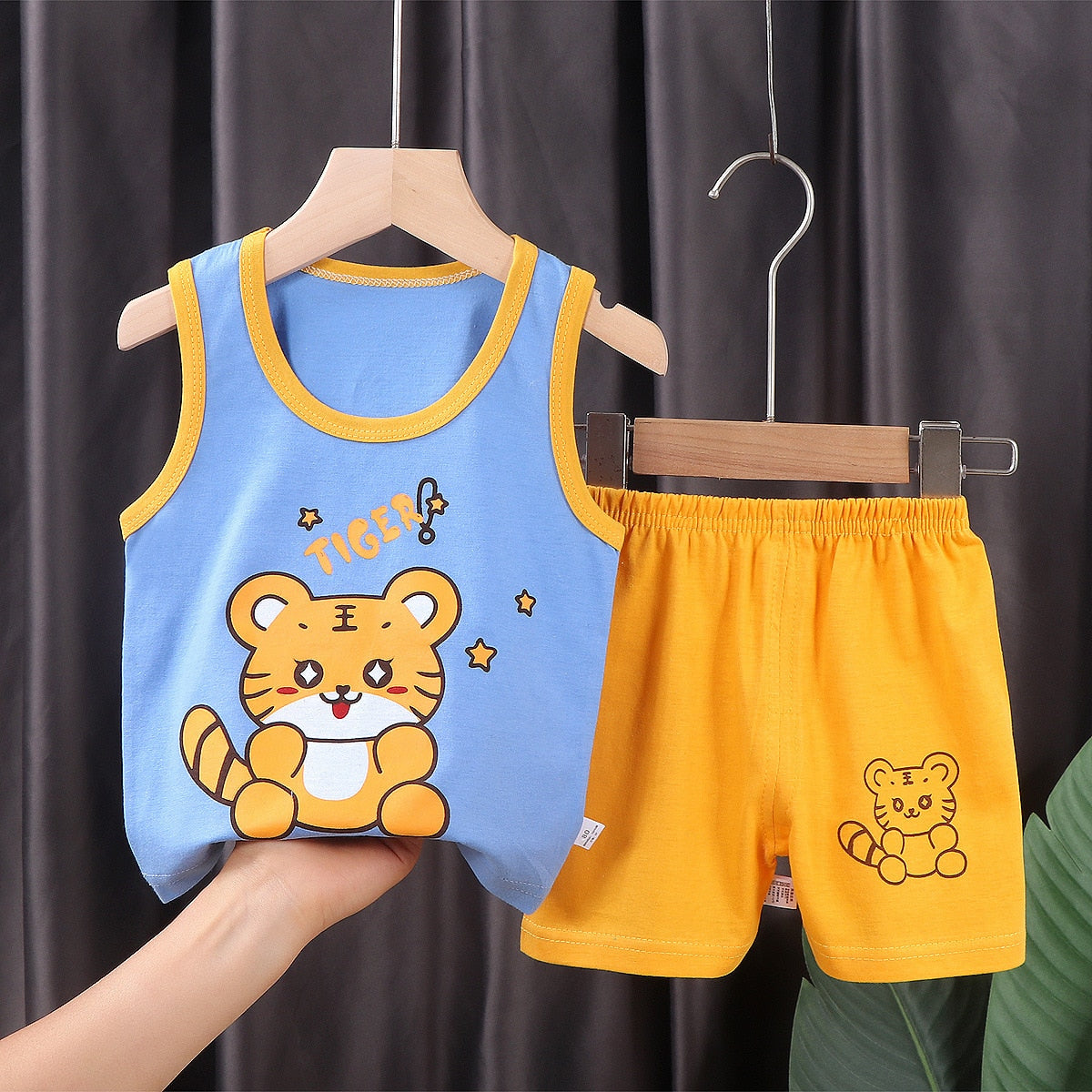 Toddler and Big Boys Summer Sleeveless Suit set-Sleeveless and shorts-ridibi
