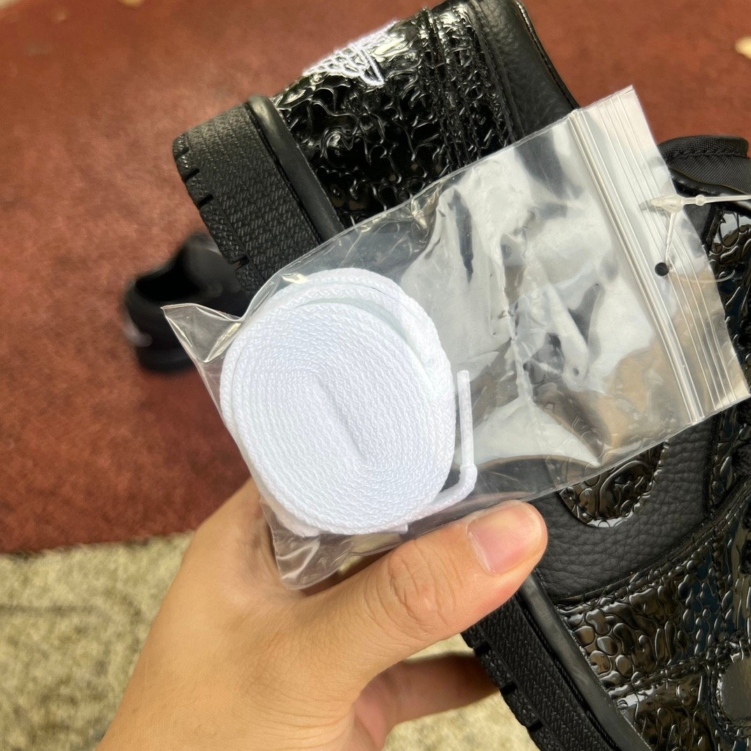 aj1 Nike AirJORDAN 1 low HJ7743-010 - Image 3