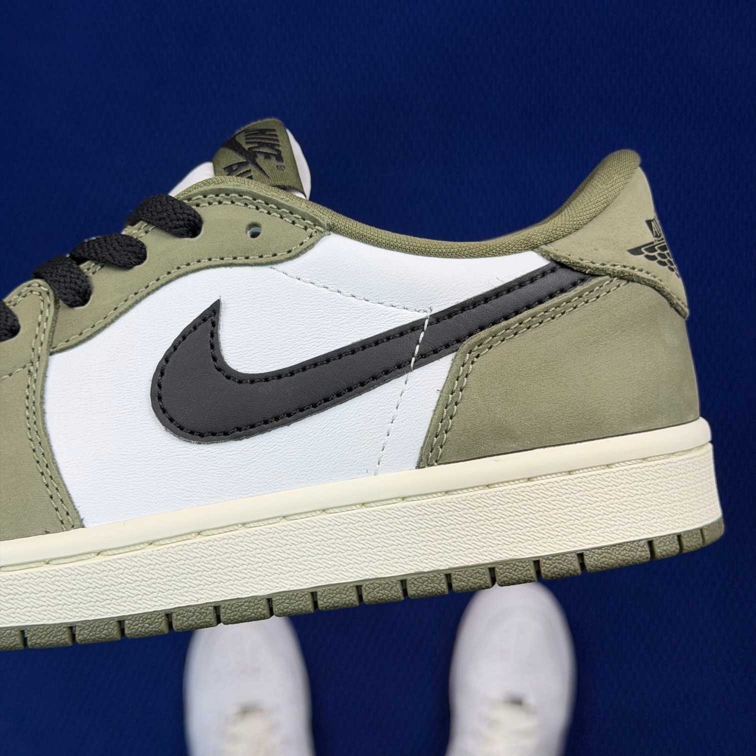DT AJ1Low OG Jordan Air Jordan 1 RETRO LOW OG HQ6998-200 - Image 5