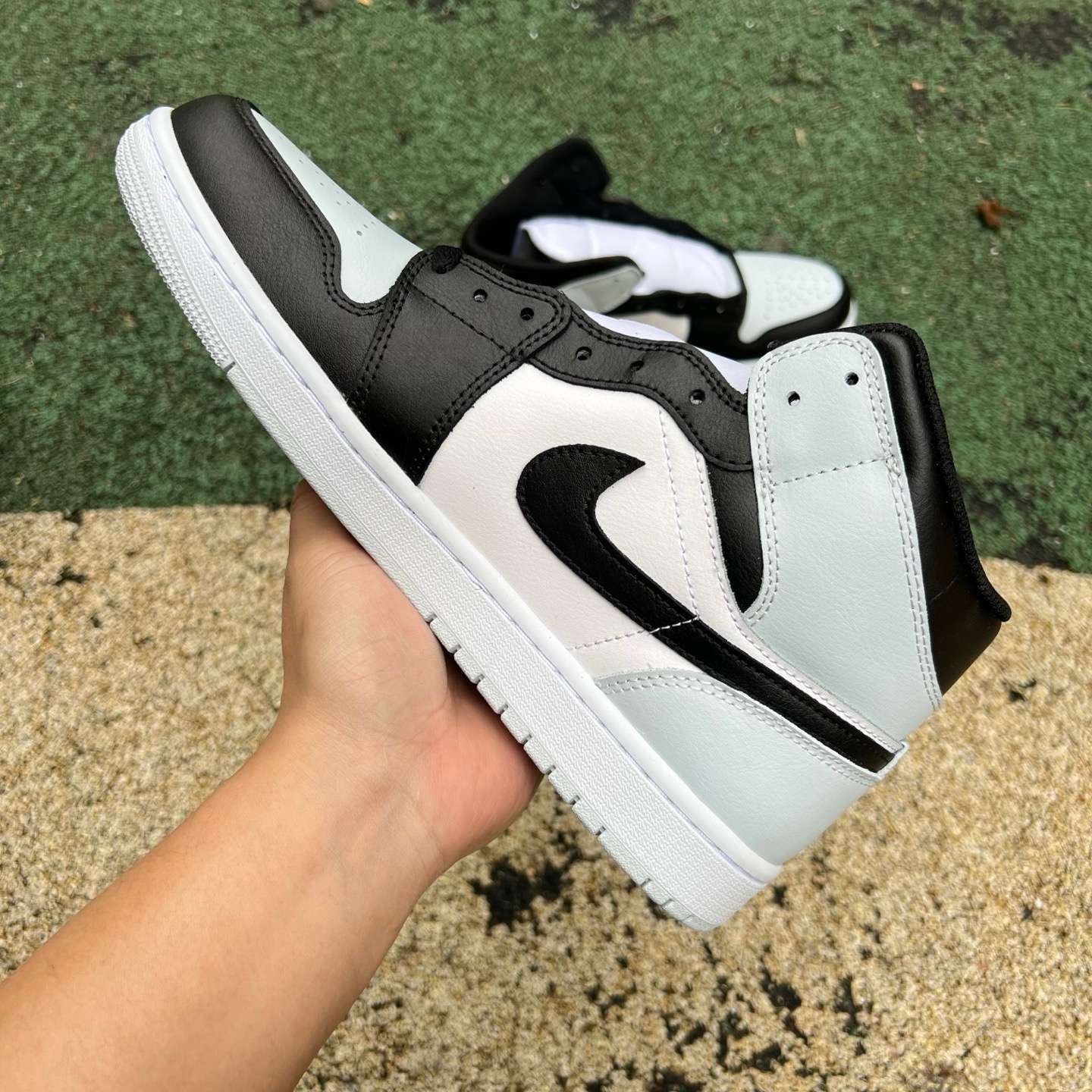 DT AJ1Mid DQ8426-002 - Image 18