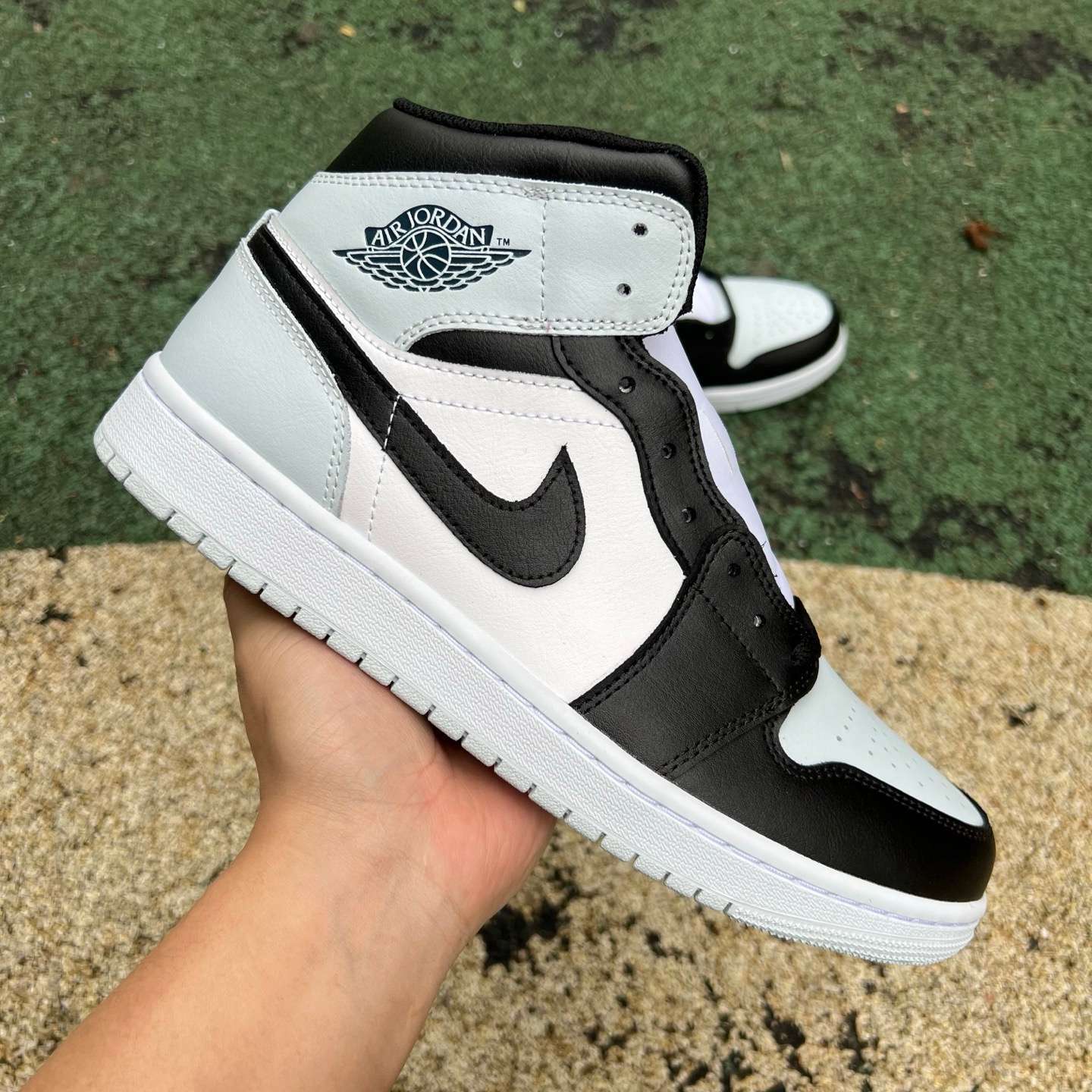 DT AJ1Mid DQ8426-002 - Image 10