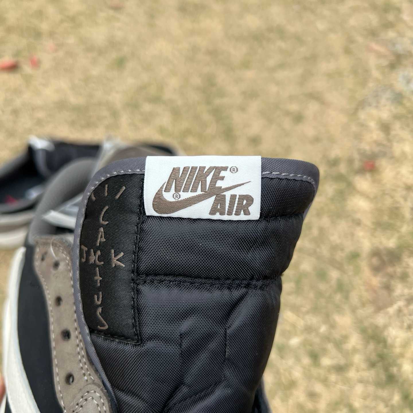 y aj1 Travis Scott x Jordan Air Jordan 1 Low OG DM7866-001 - Image 8