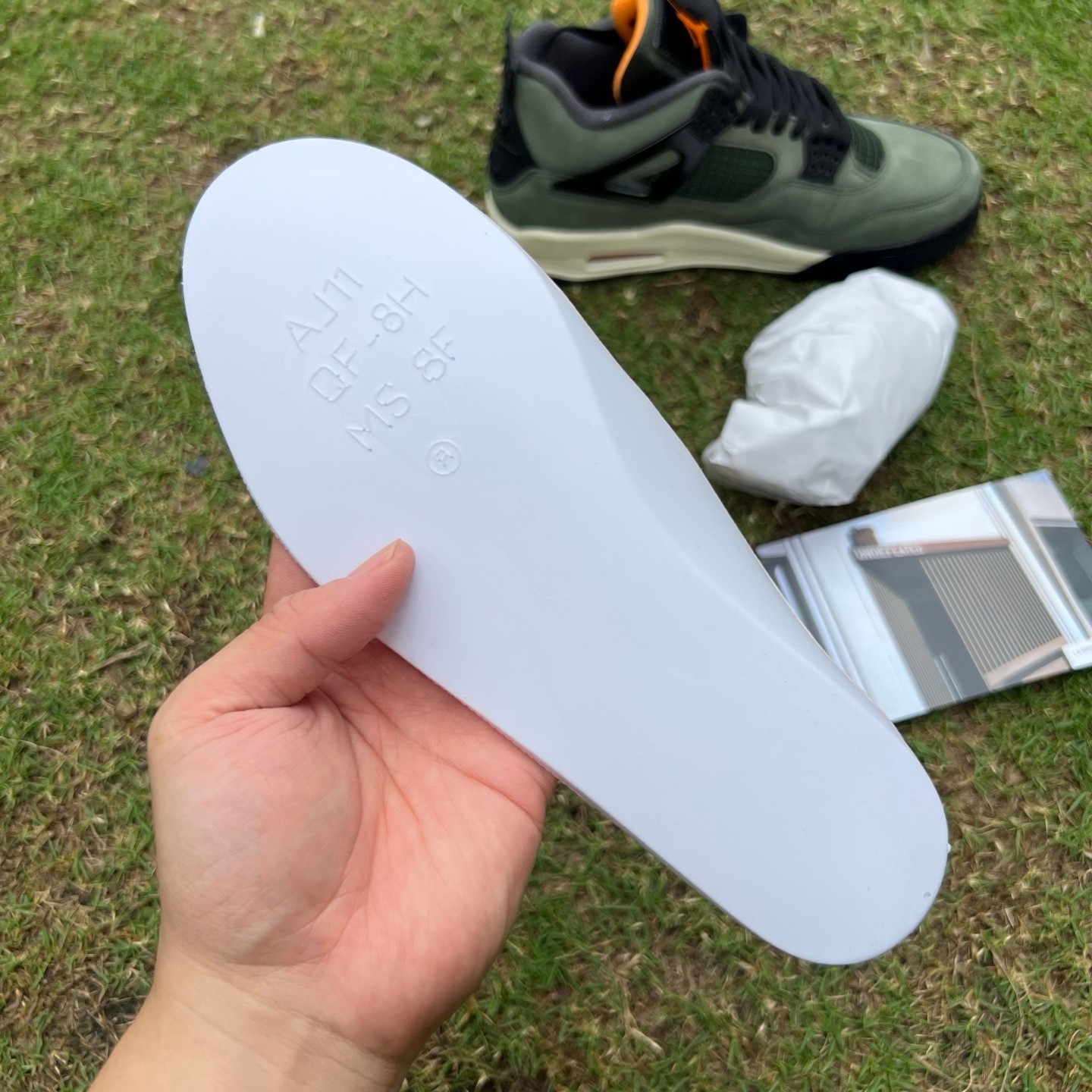 aj4un T1 UNDEFEATED x Air Jordan 4 IB1519-200 - Image 6