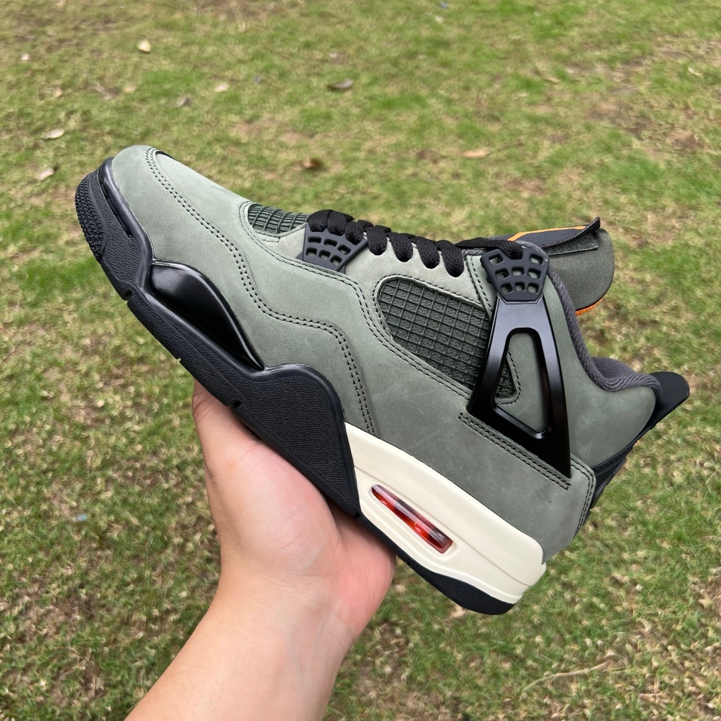 aj4un T1 UNDEFEATED x Air Jordan 4 IB1519-200 - Image 12