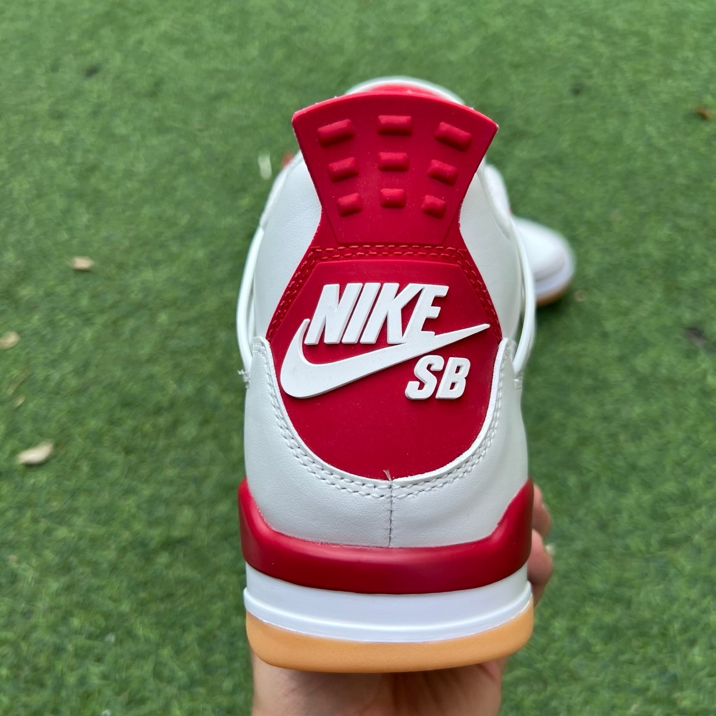 aj4sb t1 NIKE SB x Air Jordan 4 "Varsity Red" DR5415-106 - Image 17