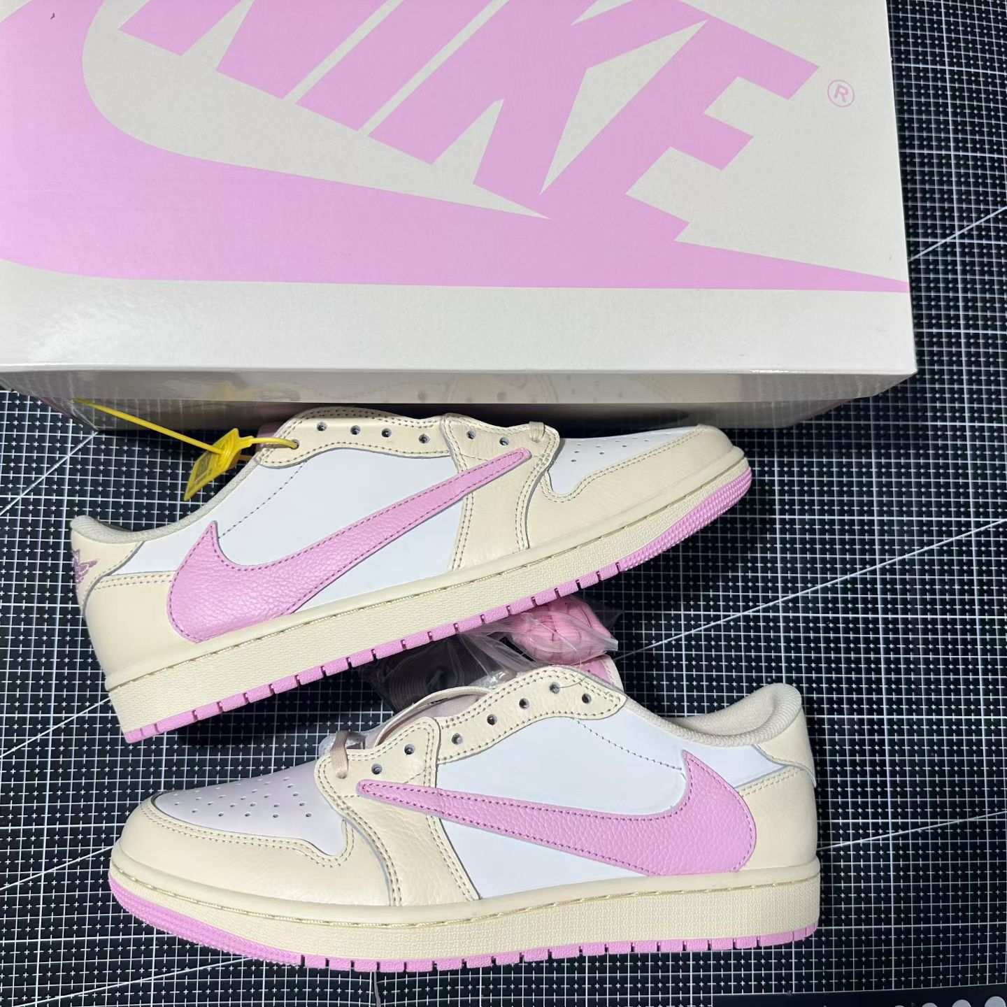 Gx aj1 Travis Scott x Air Jordan AJ1 Low OG SP TS IQ7604-100 - Image 17