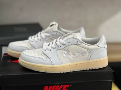 aj1 Air Jordan 1 Low OG Floral Swoosh IF4391-100