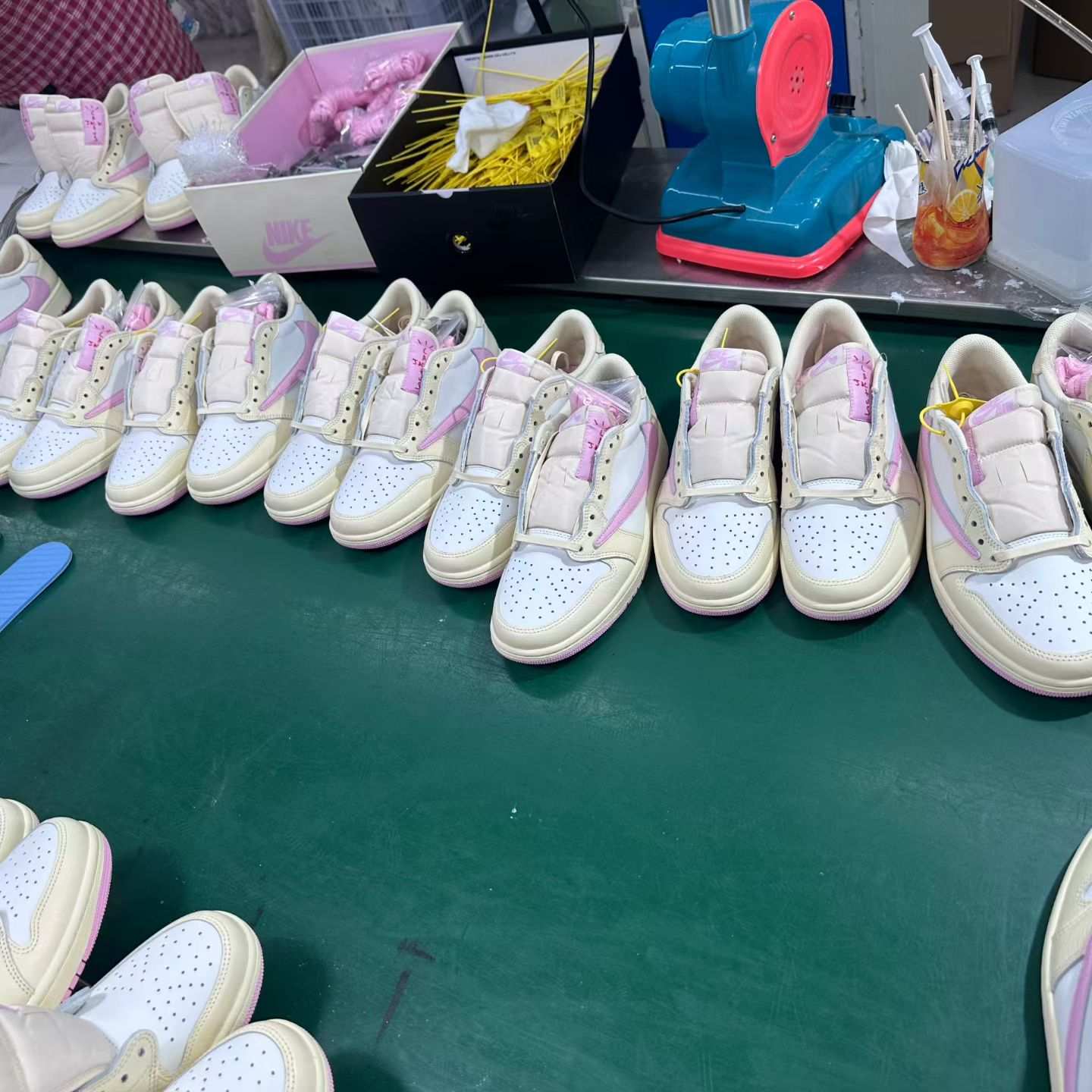 Gx aj1 Travis Scott x Air Jordan AJ1 Low OG SP TS IQ7604-100 - Image 9