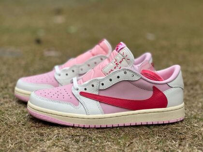 T1 AJ1 Travis Scott x Jordan Air Jordan 1 IQ7604-101