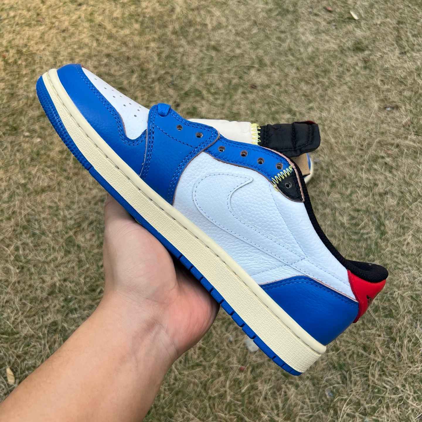 y aj1un Union LA x Travis Scott x Air Jordan 1 low DM7866-111 - Image 9