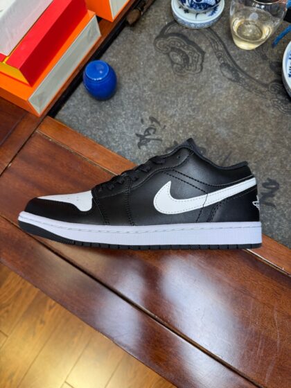 DT AJ1Low 553558-043