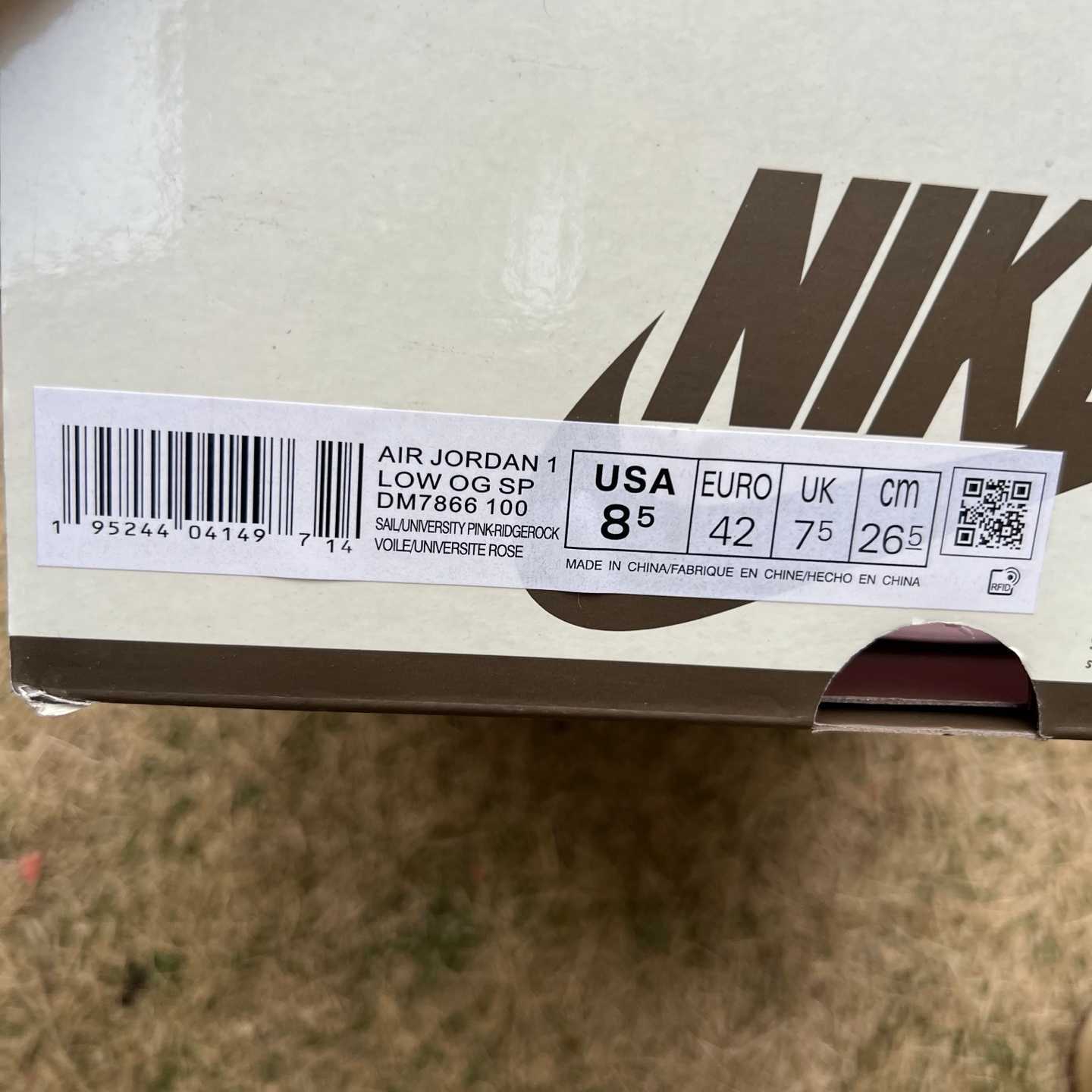 y aj1 Travis Scott x Jordan Air Jordan 1 Low OG DM7866-100 - Image 2