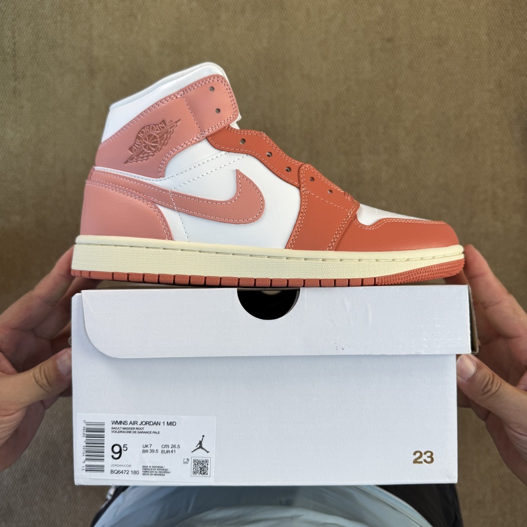 DT AJ1Mid BQ6472-180 - Image 3