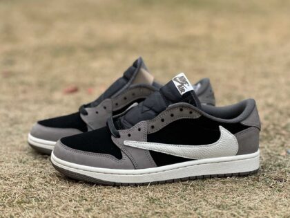 y aj1 Travis Scott x Jordan Air Jordan 1 Low OG DM7866-001