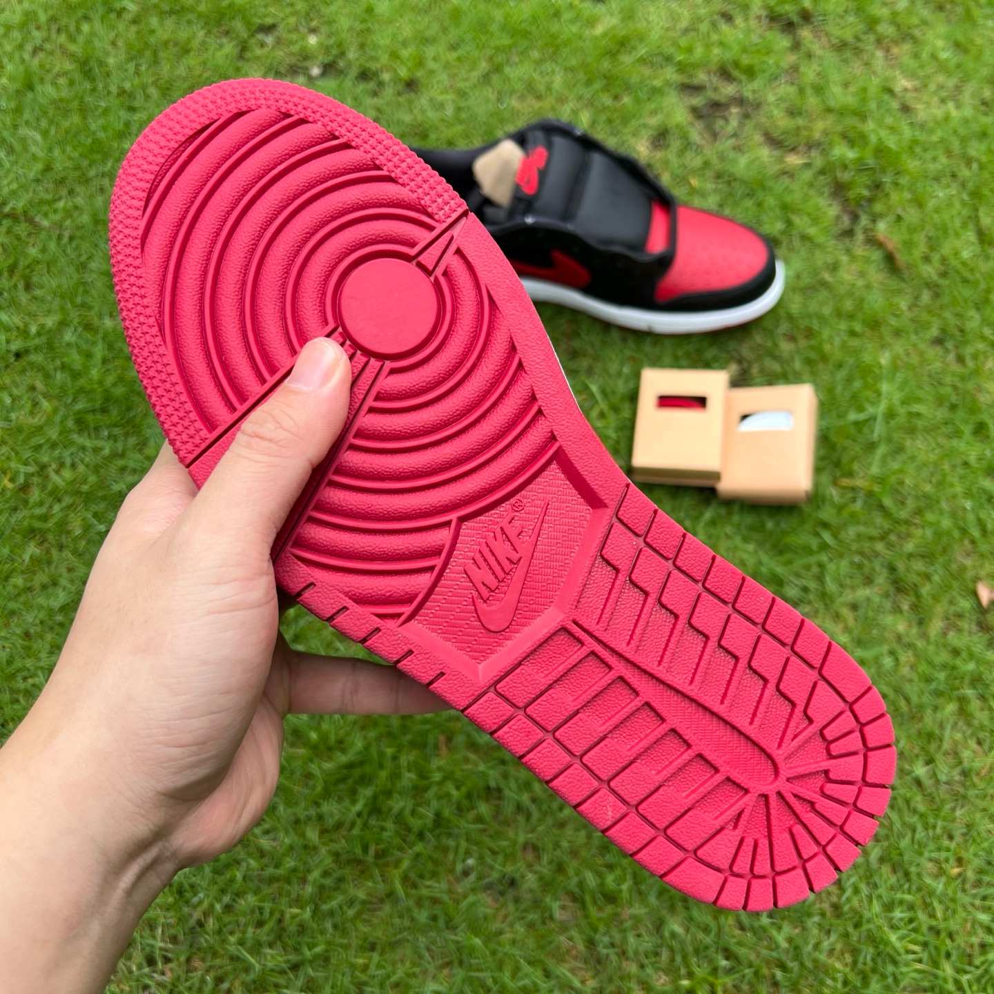 aj1 X low Air Jordan 1 Retro OG "Banned" IW6276-001 - Image 9
