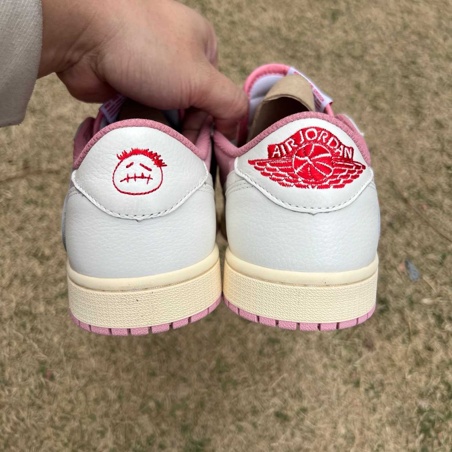 y aj1 Travis Scott x Jordan Air Jordan 1 Low OG DM7866-600 - Image 4