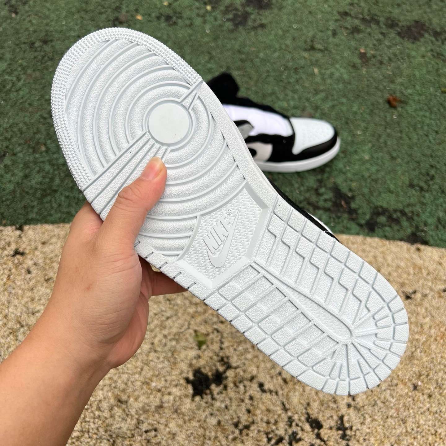 DT AJ1Mid DQ8426-002 - Image 7