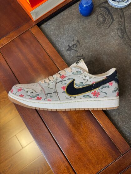 DT ‼️AJ1Low HV8293-100