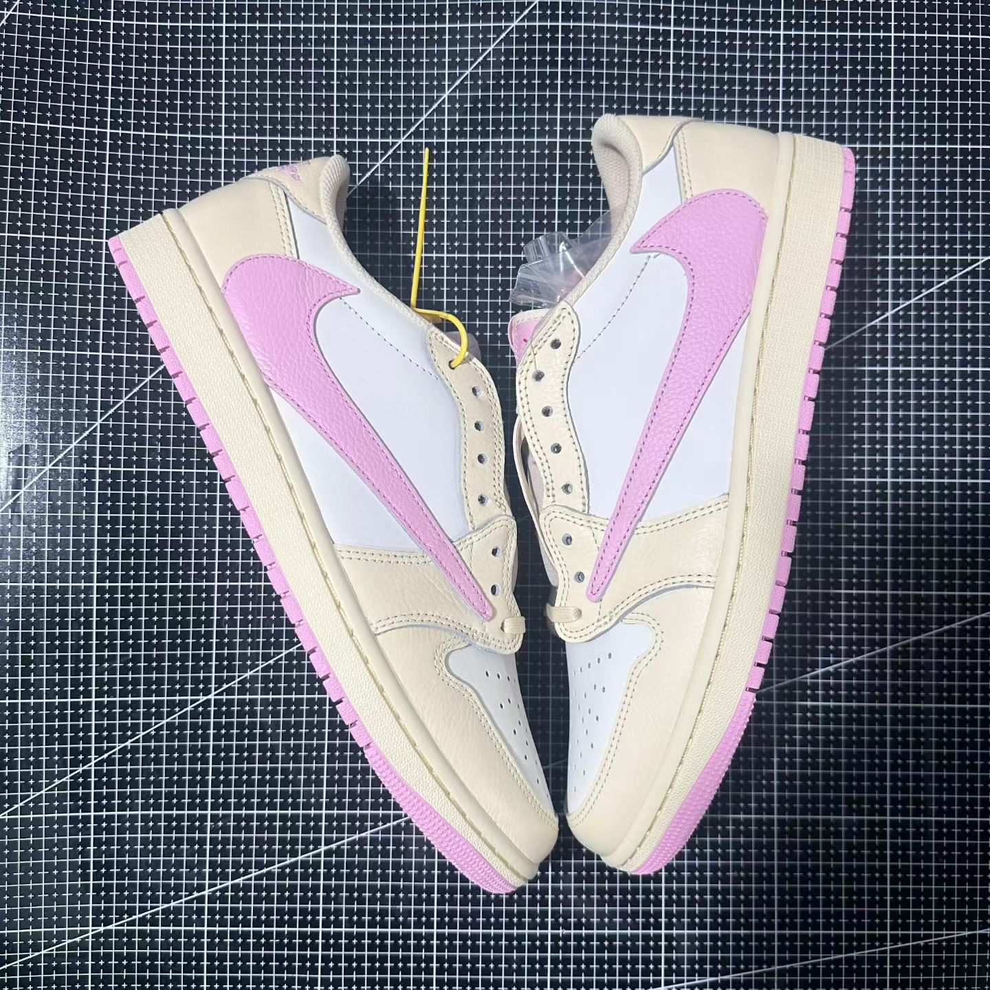 Gx aj1 Travis Scott x Air Jordan AJ1 Low OG SP TS IQ7604-100 - Image 15