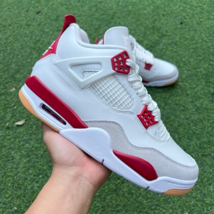 aj4sb t1 NIKE SB x Air Jordan 4 "Varsity Red" DR5415-106