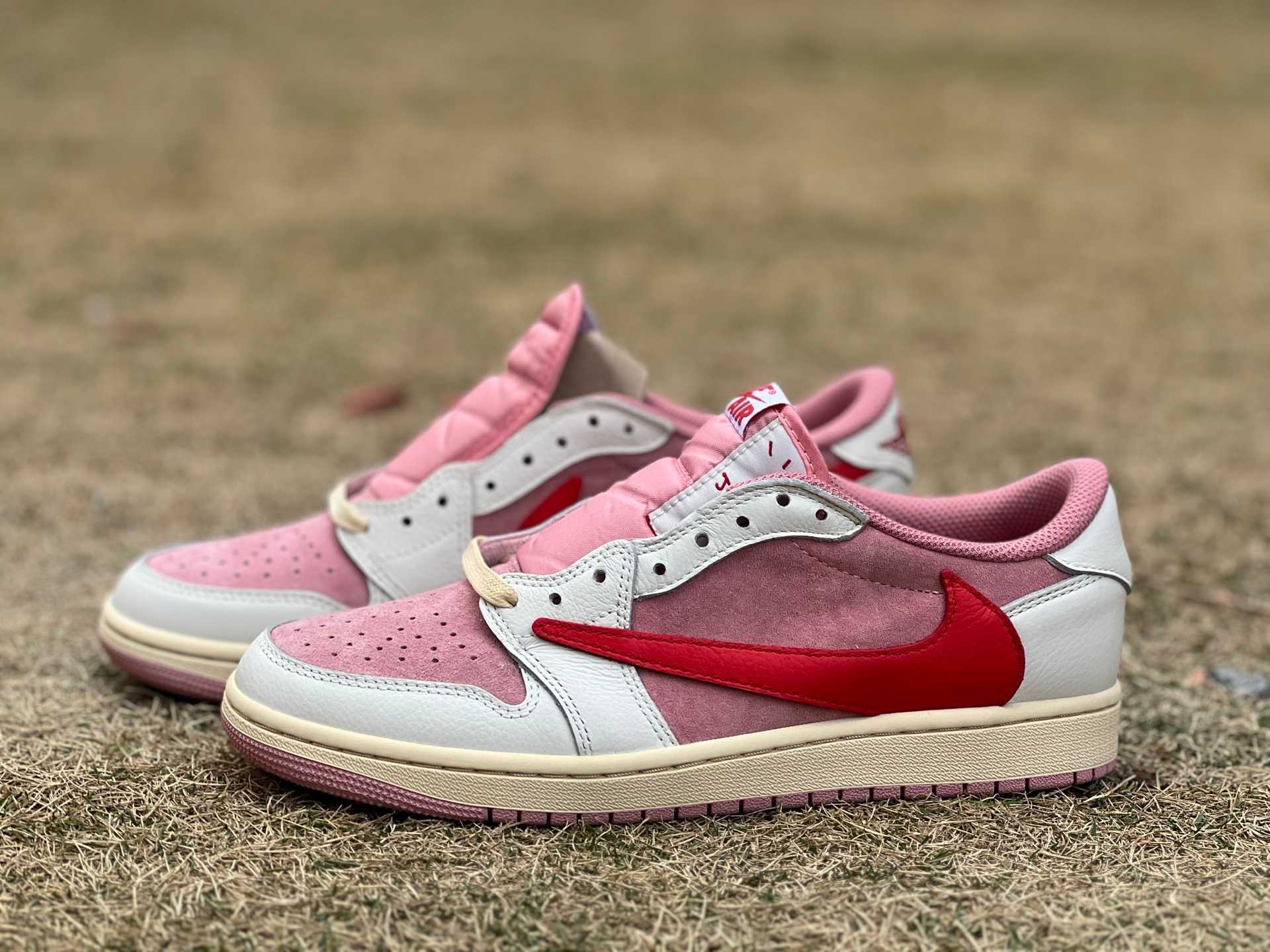 y aj1 Travis Scott x Jordan Air Jordan 1 Low OG DM7866-100