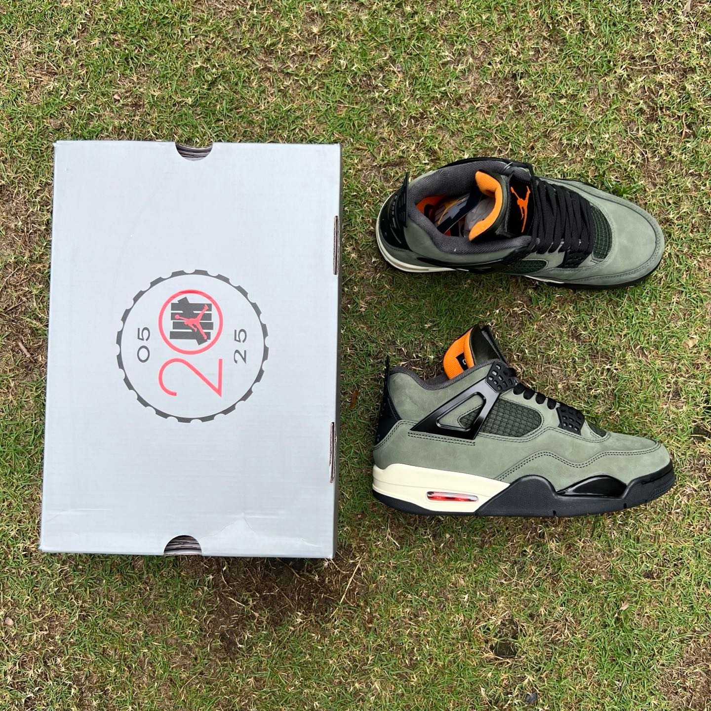 aj4un T1 UNDEFEATED x Air Jordan 4 IB1519-200 - Image 11
