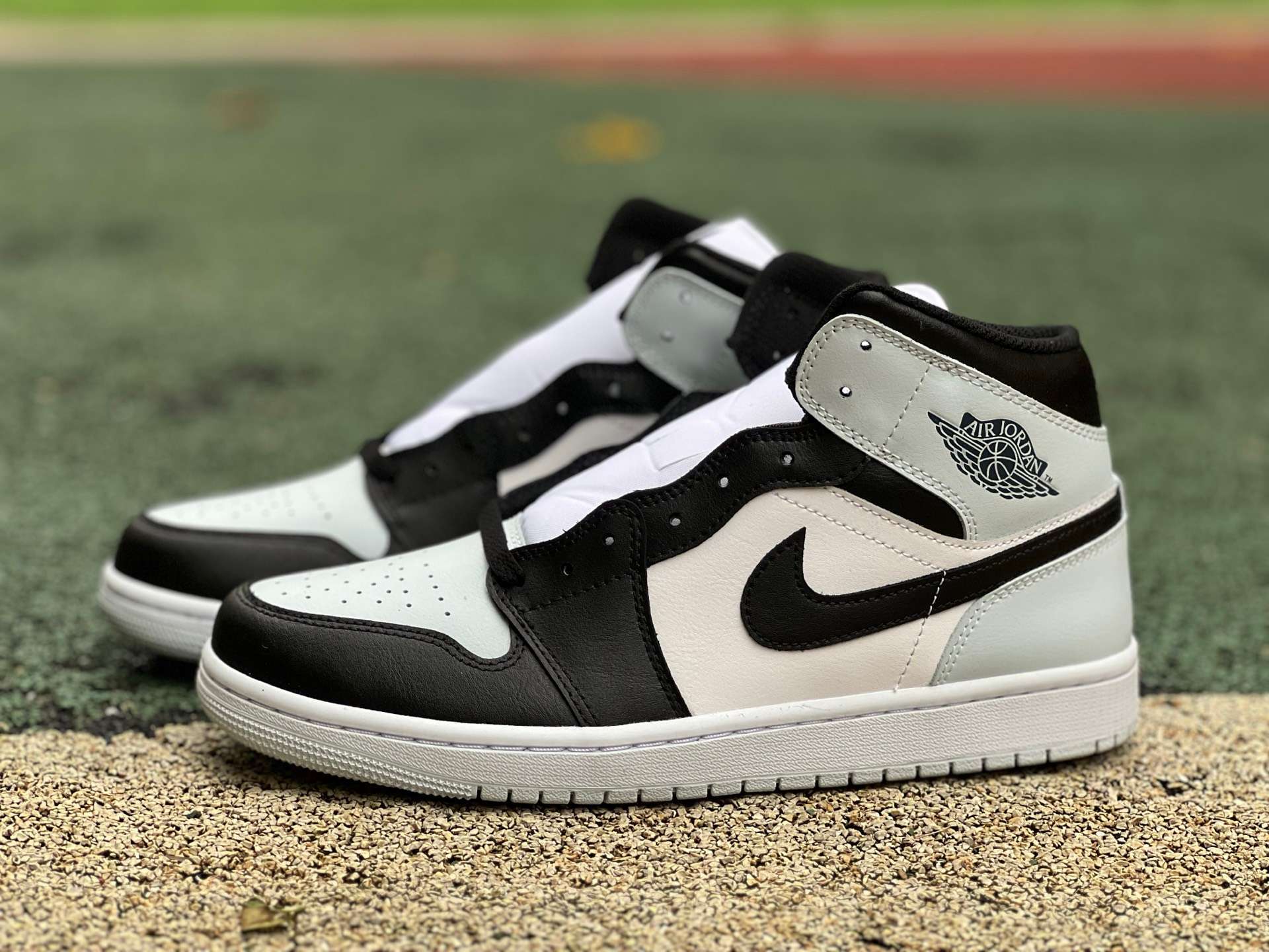 DT AJ1Mid DQ8426-002 - Image 11