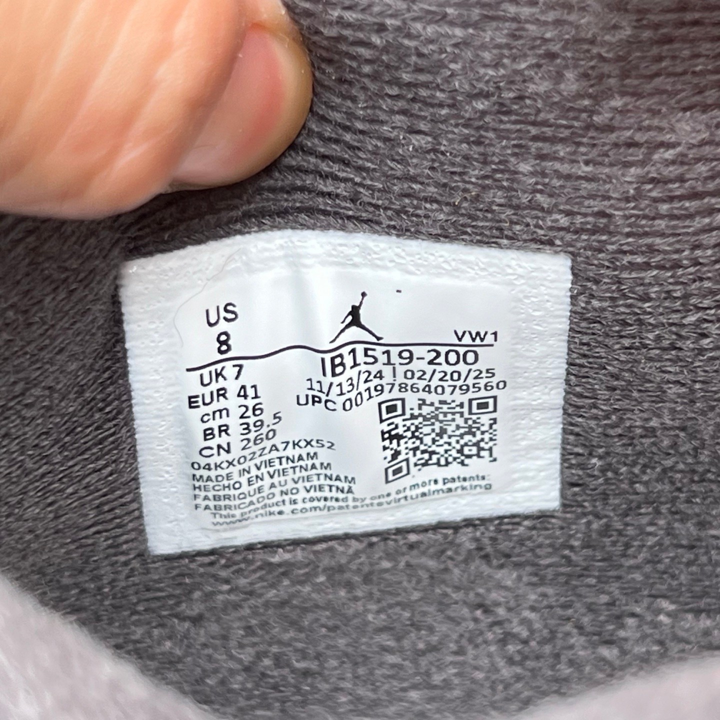 aj4un T1 UNDEFEATED x Air Jordan 4 IB1519-200 - Image 3