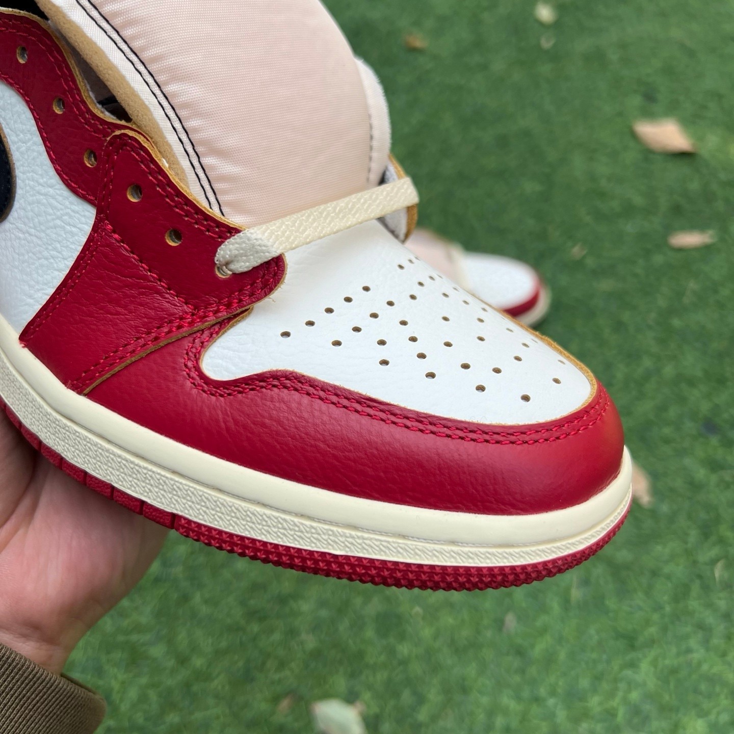 aj1 un2.0 Union LA xJordan Air Jordan 1 HV8563-600 - Image 4