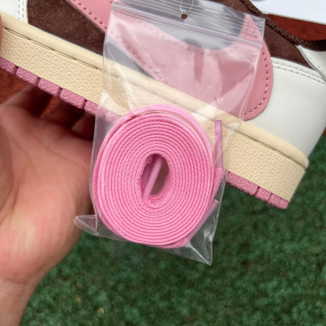 aj1 Travis Scott x Air Jordan 1 Low DZ4137-206 - Image 3