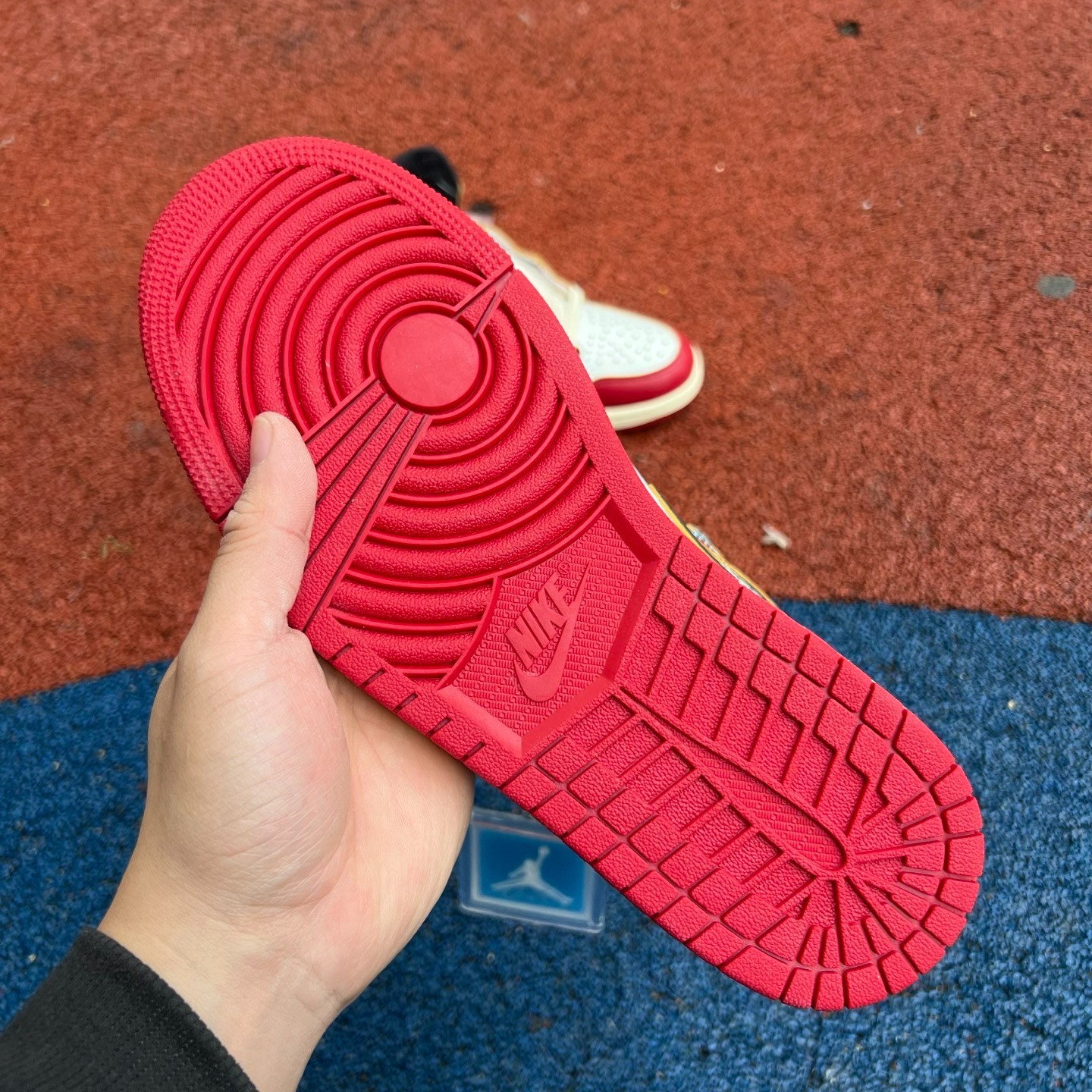 aj1 un 2.0 og Union LA x Air Jordan 1 High OG "Chicago Grey" - Image 15