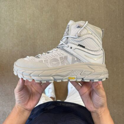 Hoka ONE ONE ULTRA 1 : ???? GORE-TEX 1129958/STPST