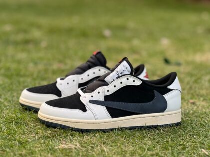 y aj1 Travis Scott x Air Jordan 1 DZ4137-700