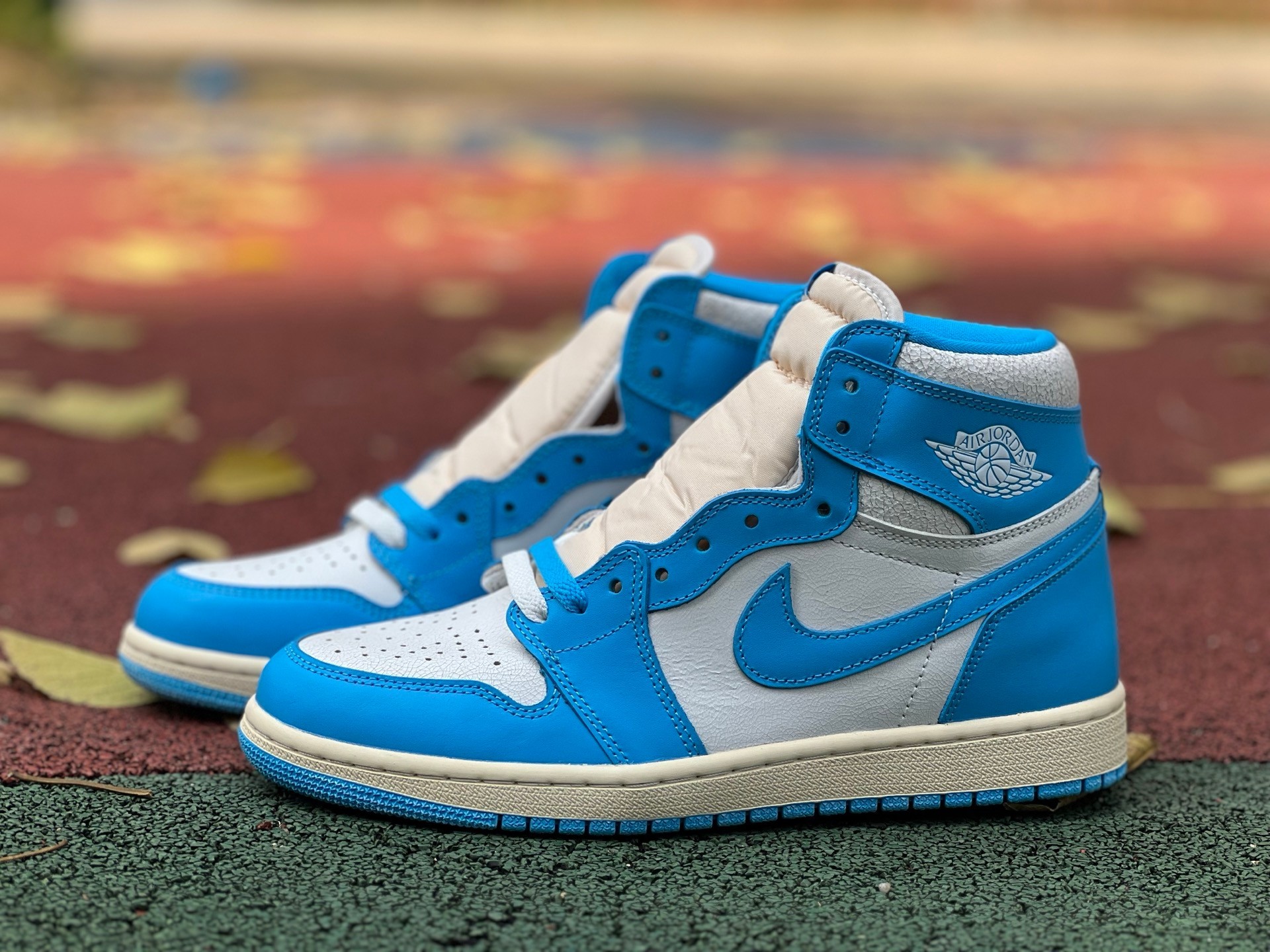 aj1 Air Jordan 1 Hi OG UNC Reimagined DZ5485-402