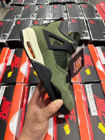 TS ‼️aj4 Undefeated x Air Jordan 4 OG AJ4 4 IB1519-200 o