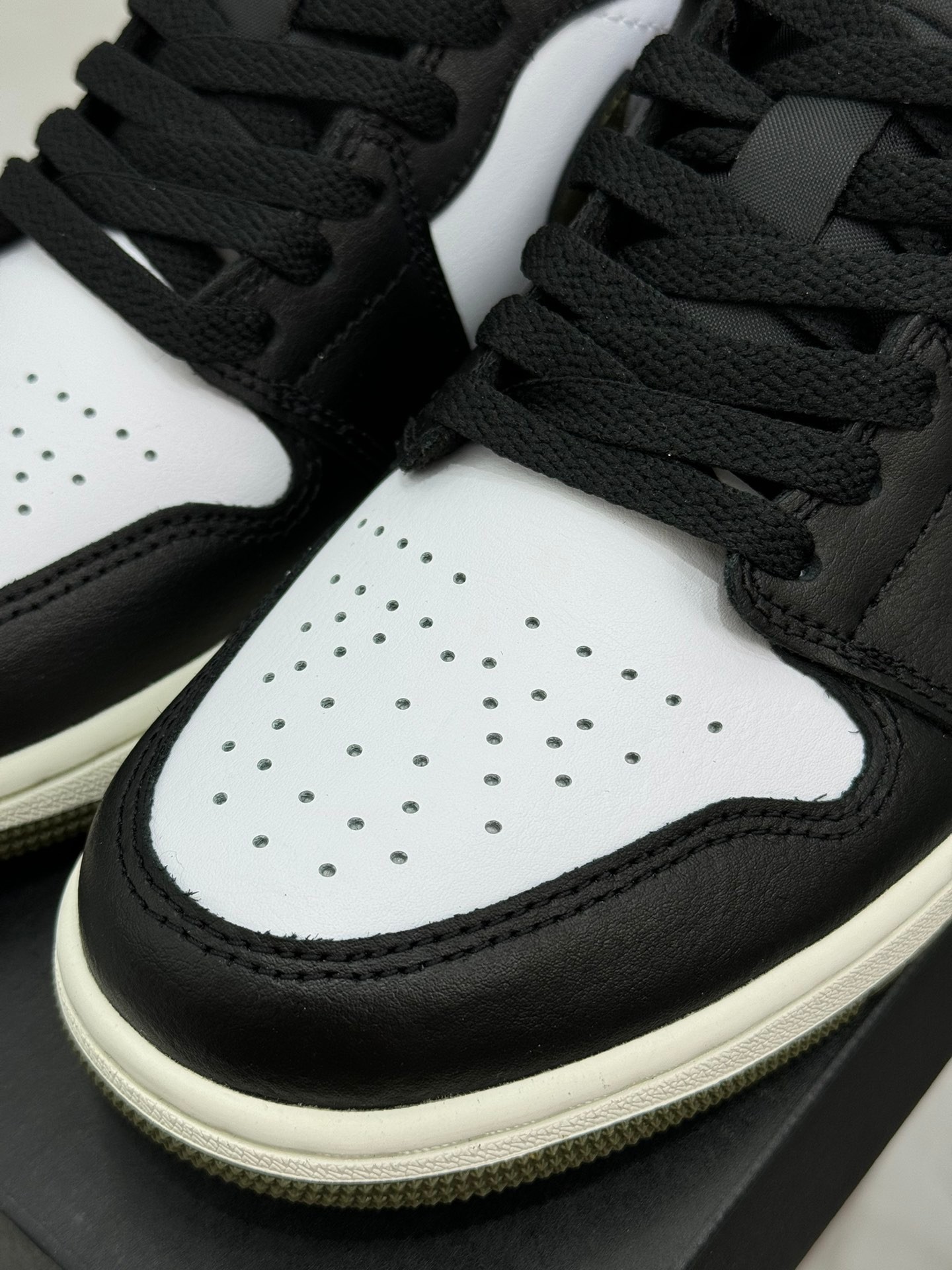 dt ‼️ aj1 553558-092 - Image 3