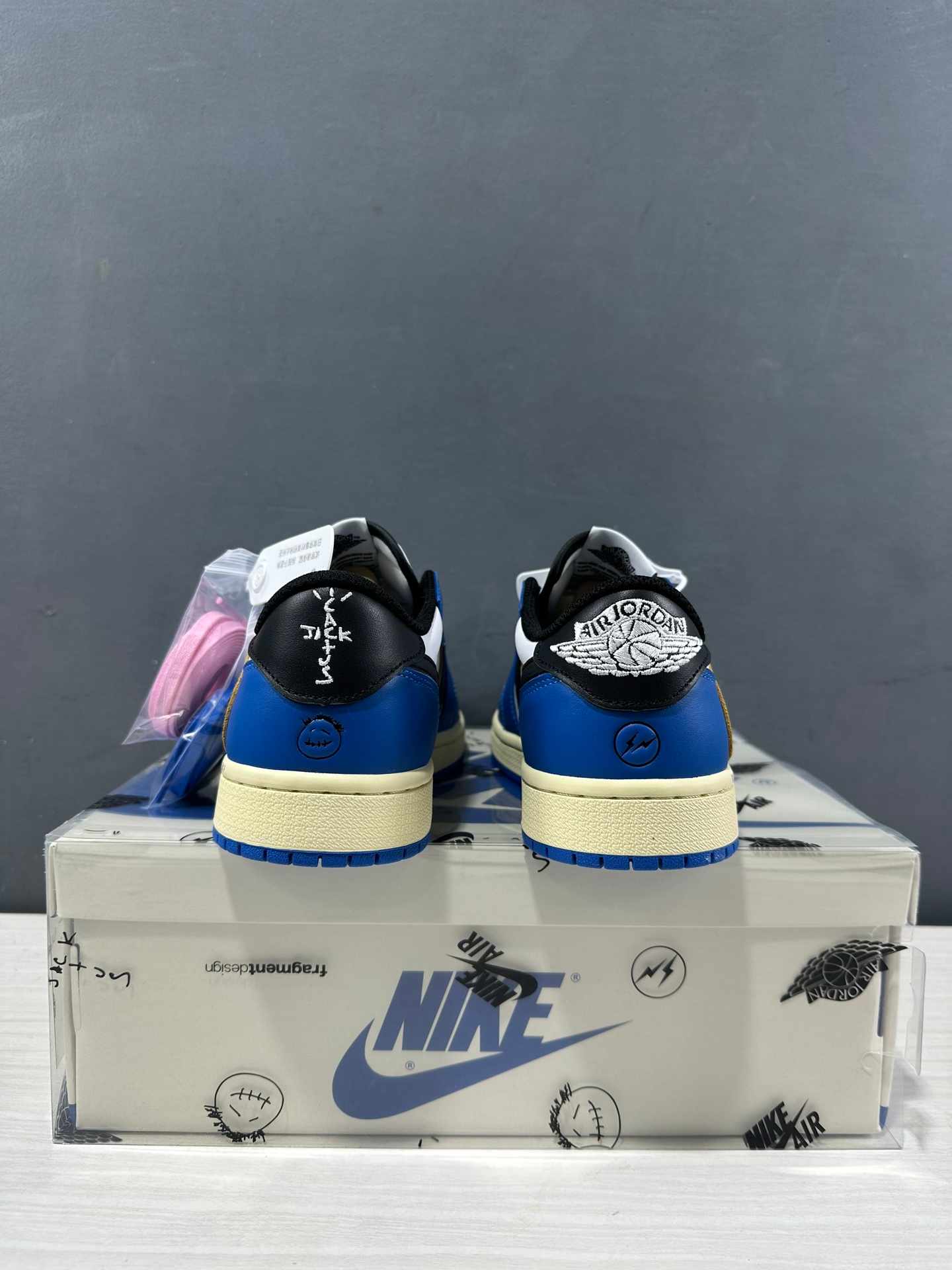 aj1 Travis Scott x Fragment Design x x Jordan Air Jordan 1 Low DM7866-141, - Image 9