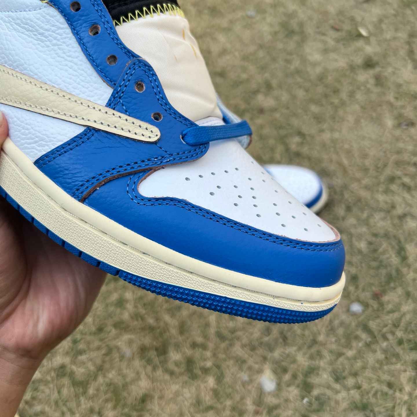 y aj1un Union LA x Travis Scott x Air Jordan 1 low DM7866-111 - Image 5
