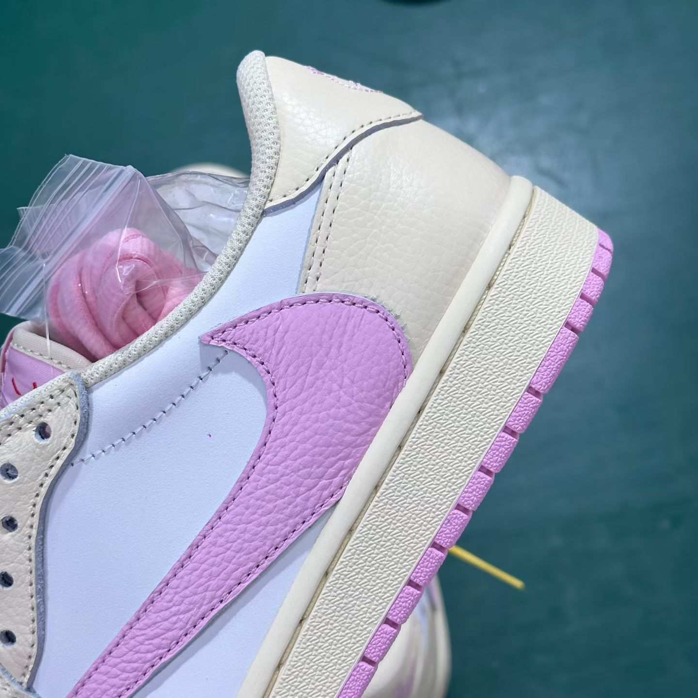 Gx aj1 Travis Scott x Air Jordan AJ1 Low OG SP TS IQ7604-100 - Image 3