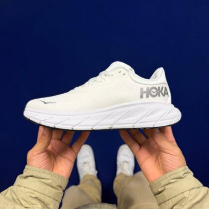 HOKA ONE ONE Arahi 7 7 1 : 1147850/BDBSW