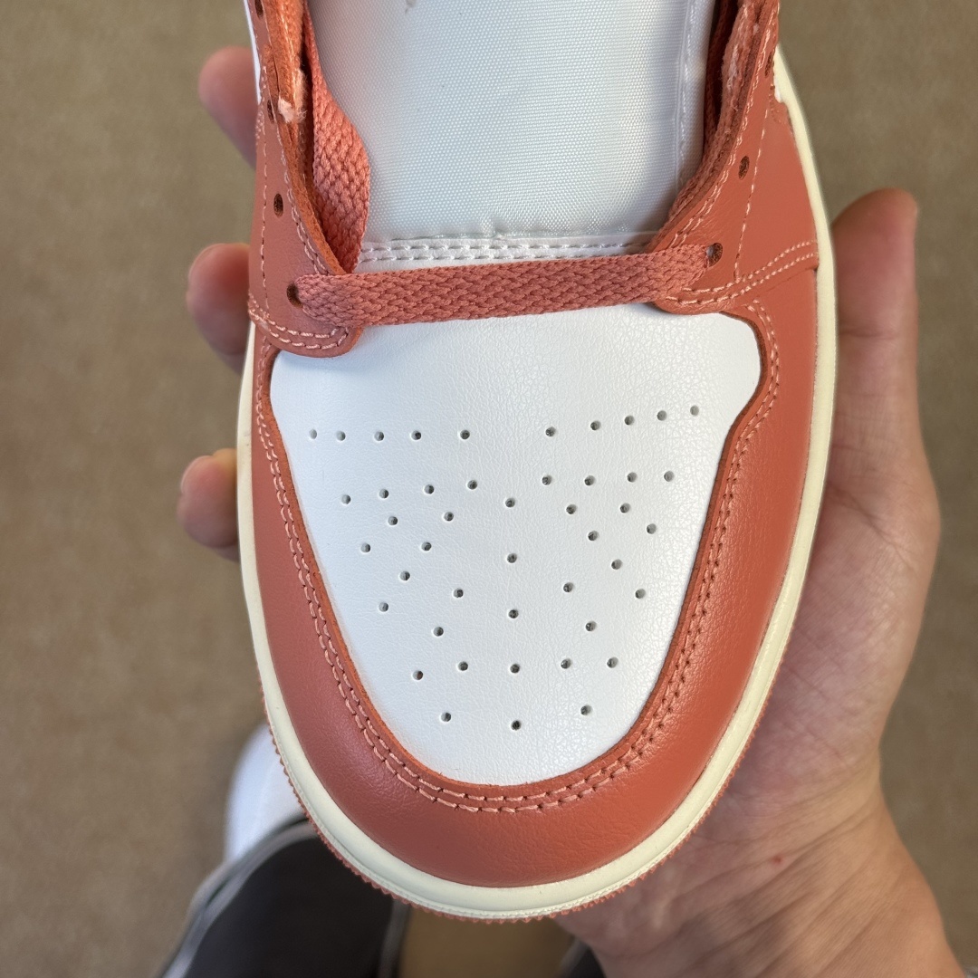 DT AJ1Mid BQ6472-180 - Image 4