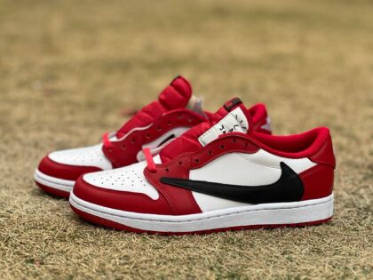 y aj1 Travis Scott x Jordan Air Jordan 1 Low OG DM7866-101