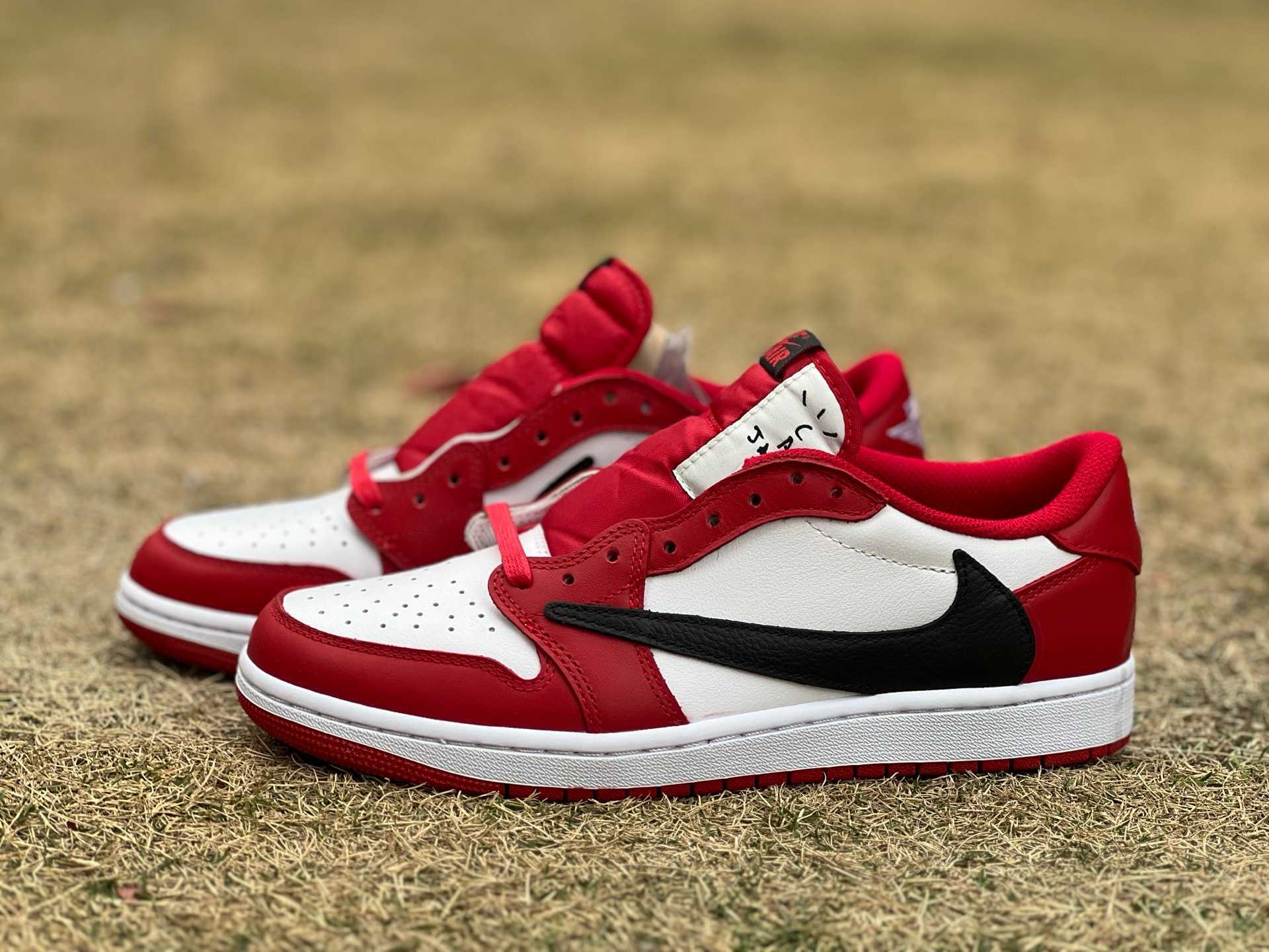 y aj1 Travis Scott x Jordan Air Jordan 1 Low OG DM7866-101