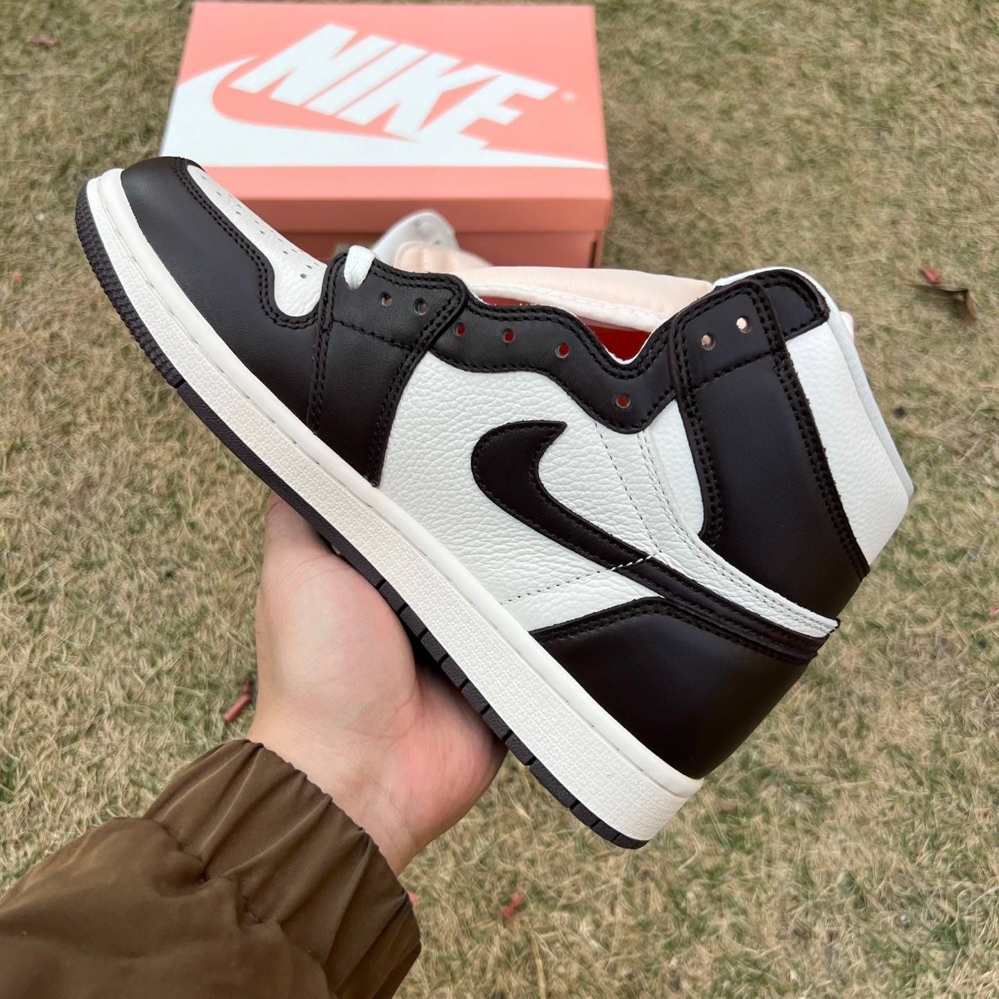 y aj1 Air Jordan 1 Hi OG Baroque Brown WMNS FD2596-200 - Image 8