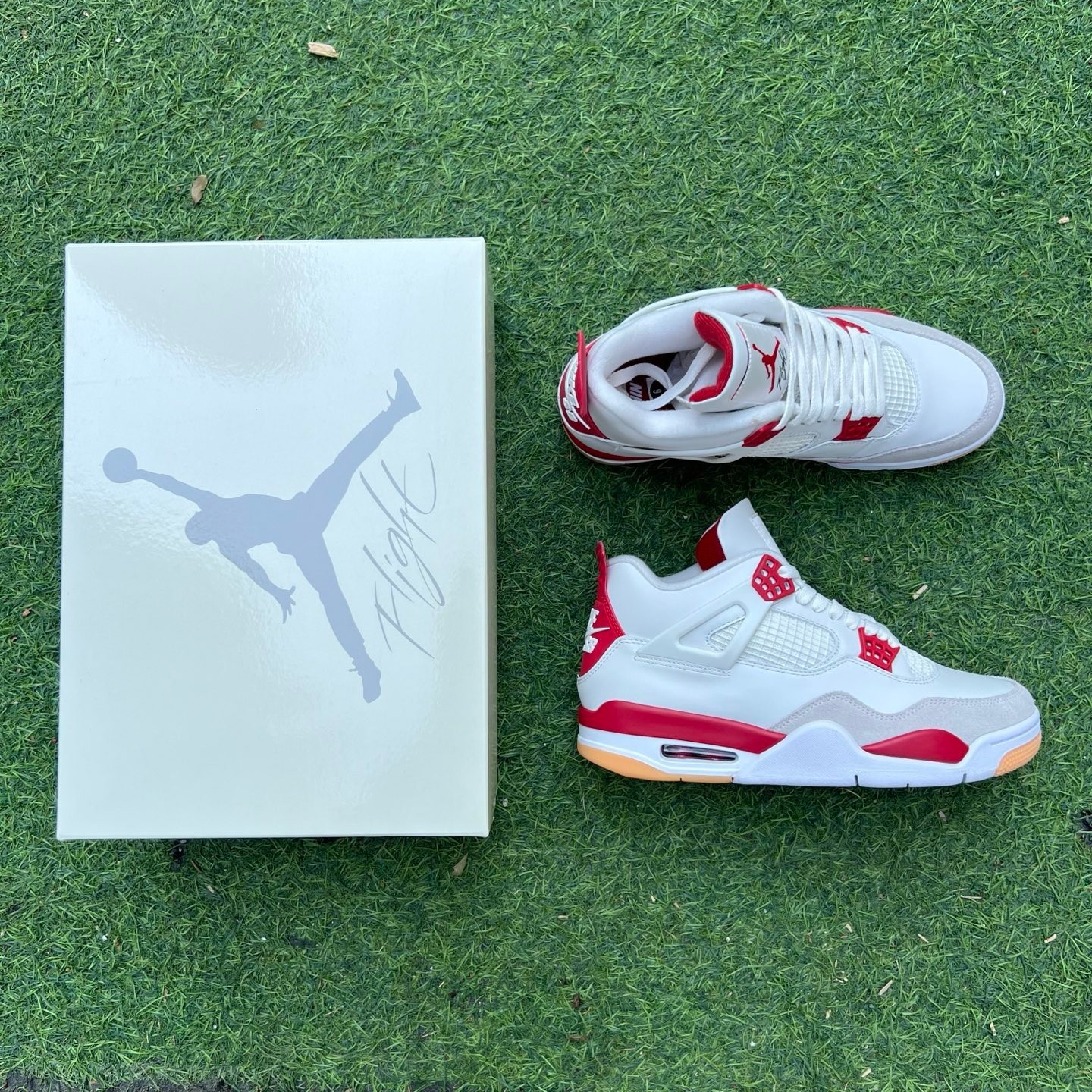 aj4sb t1 NIKE SB x Air Jordan 4 "Varsity Red" DR5415-106 - Image 9